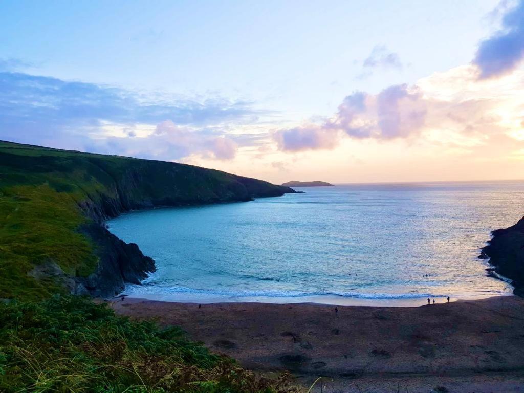 Wild Coastal Retreat At Troed Y Rhiw Aberporth, West Wales别墅 外观 照片